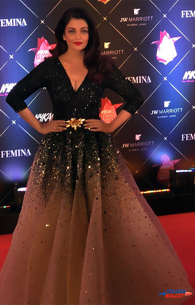 Aishwarya Rai Poses For Femina Beauty Awards
